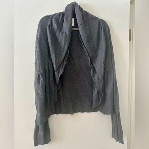 Lili’s Closet grey draped cardigan with flare sleeve detail, Size Large.